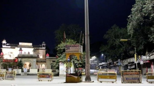 Night curfew begins in Delhi to curb coronavirus spike