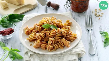 Pâtes au pesto rosso et ricotta