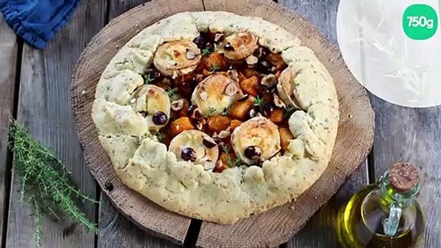 Tarte rustique au potiron, fromage de chèvre et noisettes