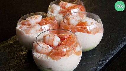 Verrines au saumon et crevettes sur lit d'avocat