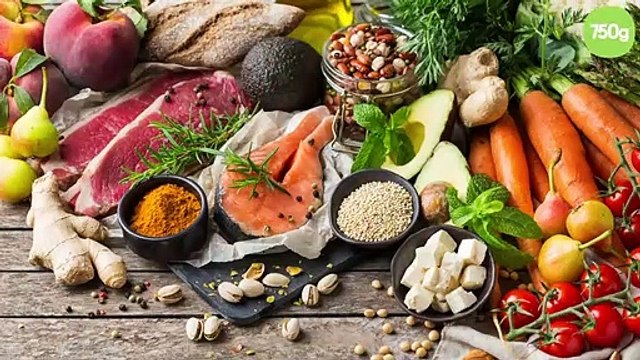 Nouilles sautées au brocoli, noix de cajou et poulet