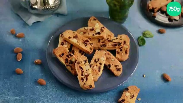Fekkas aux amandes et aux raisins secs