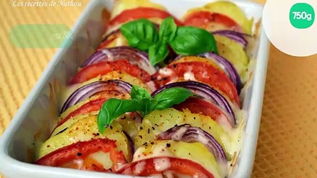 Tian de pommes de terre, tomates et oignons rouges à la mozzarella