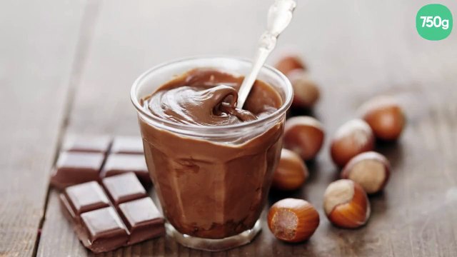 Pâte à tartiner maison aux noisettes et chocolat noir