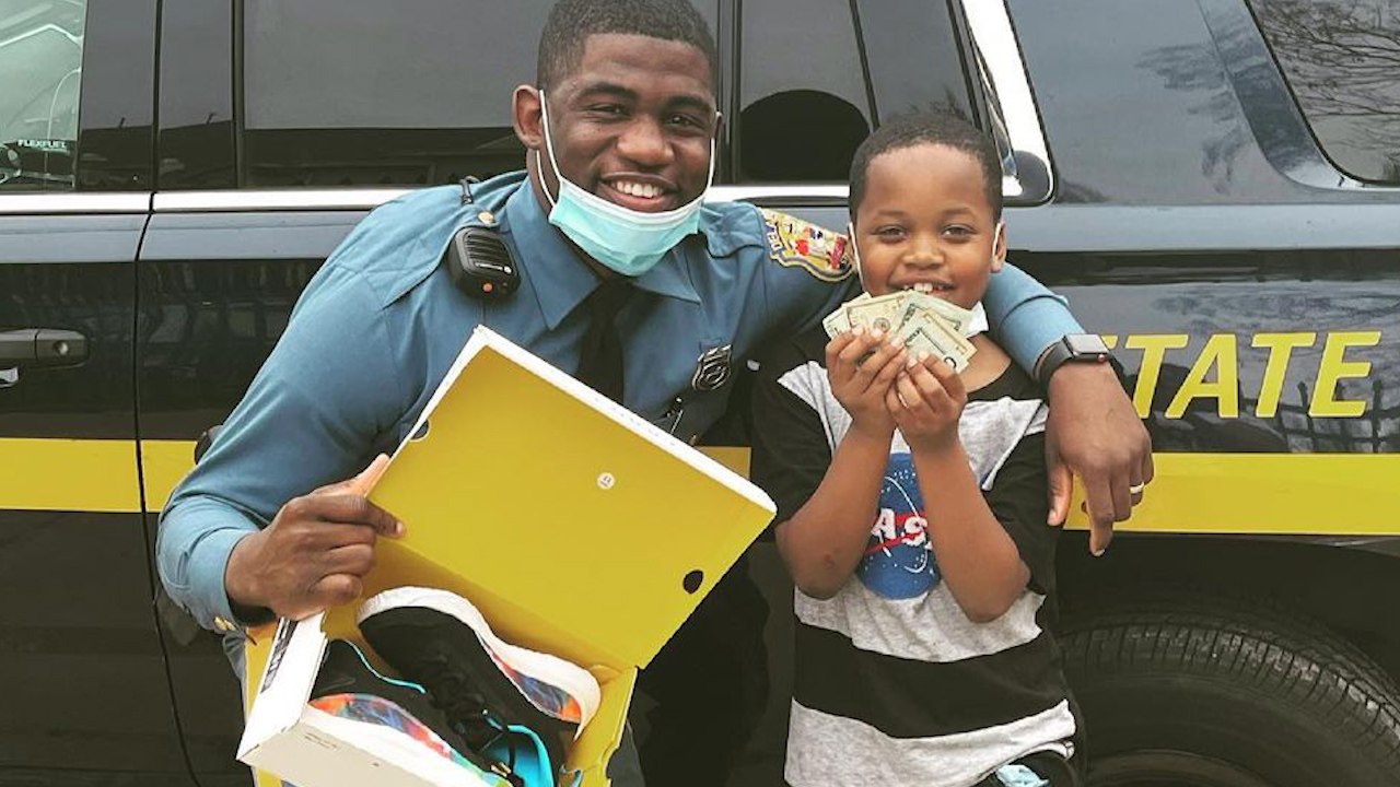 State Trooper Gifts Steph Curry Shoes To 9-Year-Old