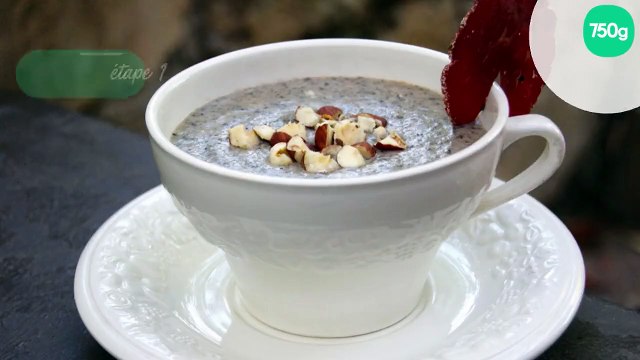 Velouté de cèpes aux noisettes, chips de speck