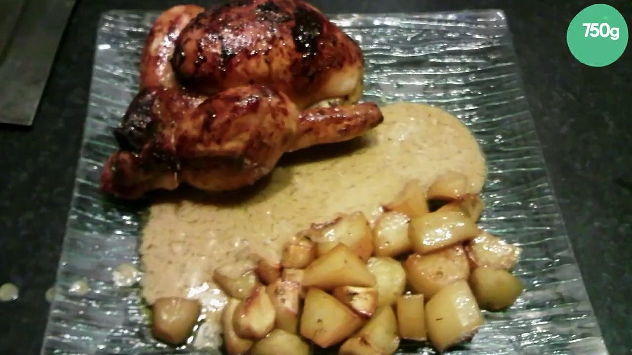 Coquelet farci au foie gras et ses deux pommes cuites au jus