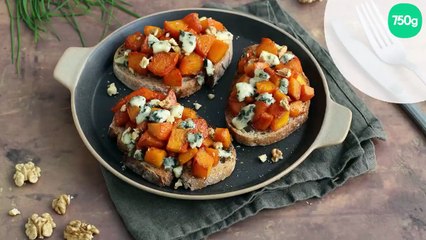 Tartines au potimarron rôti et roquefort