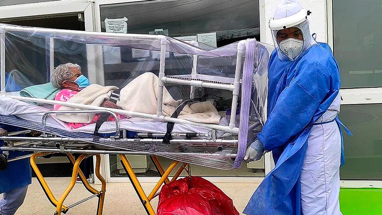 Con 104 años, mujer superó dos veces el covid-19