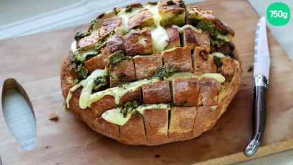 Pain apéro à effeuiller pesto et Cantal