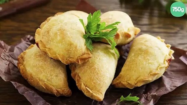 Chaussons aux olives et au chorizo