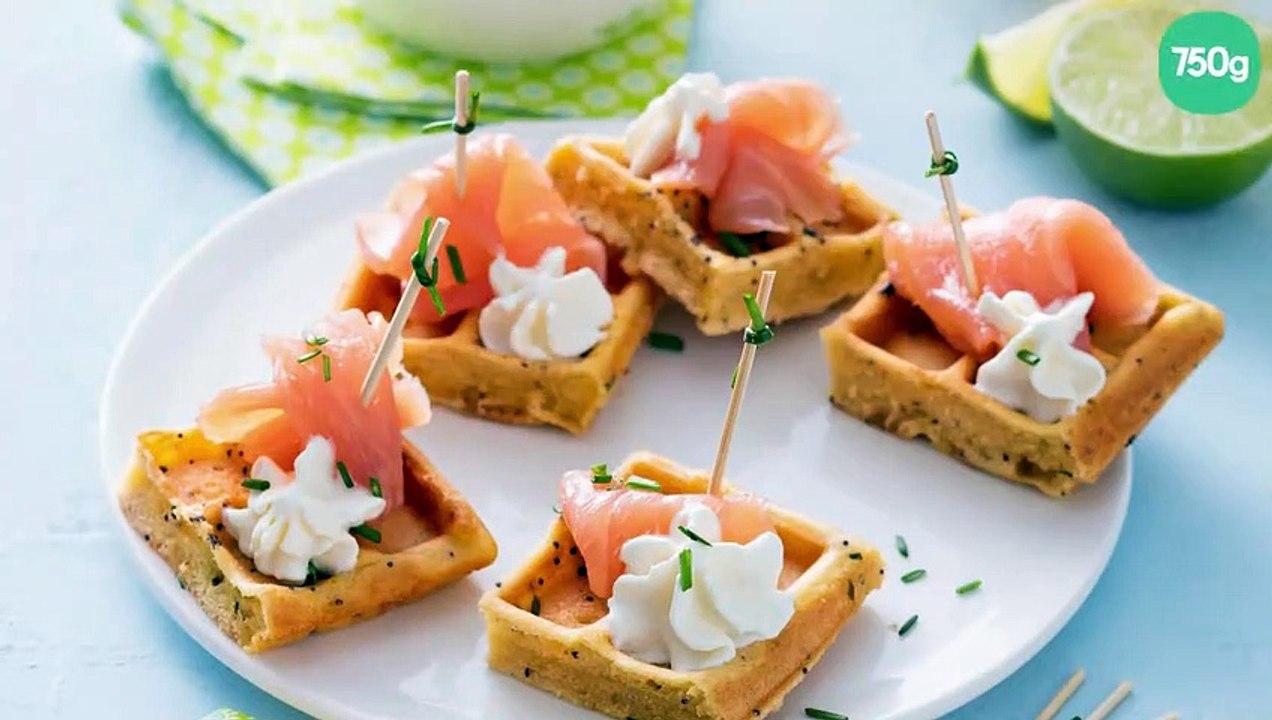 Mini gaufres au saumon fumé et leur chantilly au citron vert