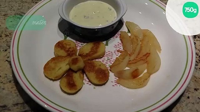 Rondelles de quenelles sauce roquefort et poires