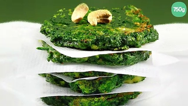 Galettes vertes aux épinards, sauce acidulée à l'avocat