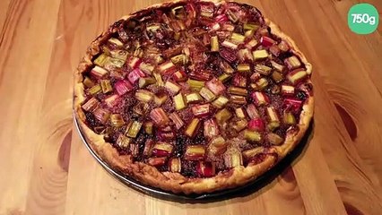 Tarte à la rhubarbe et aux fruits rouges