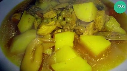 Marqa (ragoût tunisien) aux petits pois carottes, champignons, pommes de terre et poulet