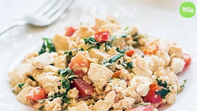 Tofu brouillé ou œufs brouillés vegan
