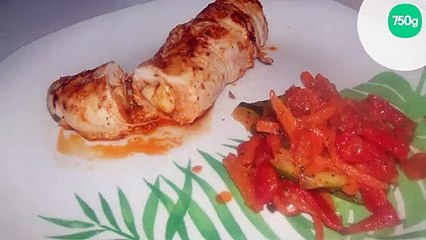 Roulé de filet de poulet et poêlée de légumes