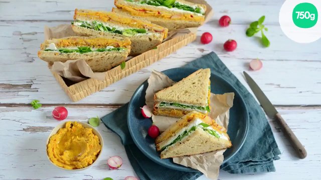 Club sandwich au houmous de carottes
