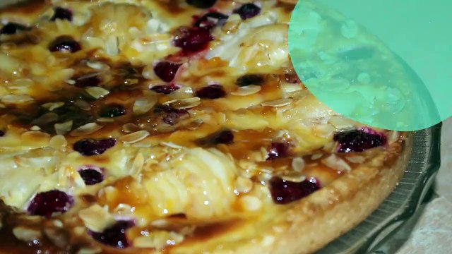 Tarte amandine aux poires et framboises