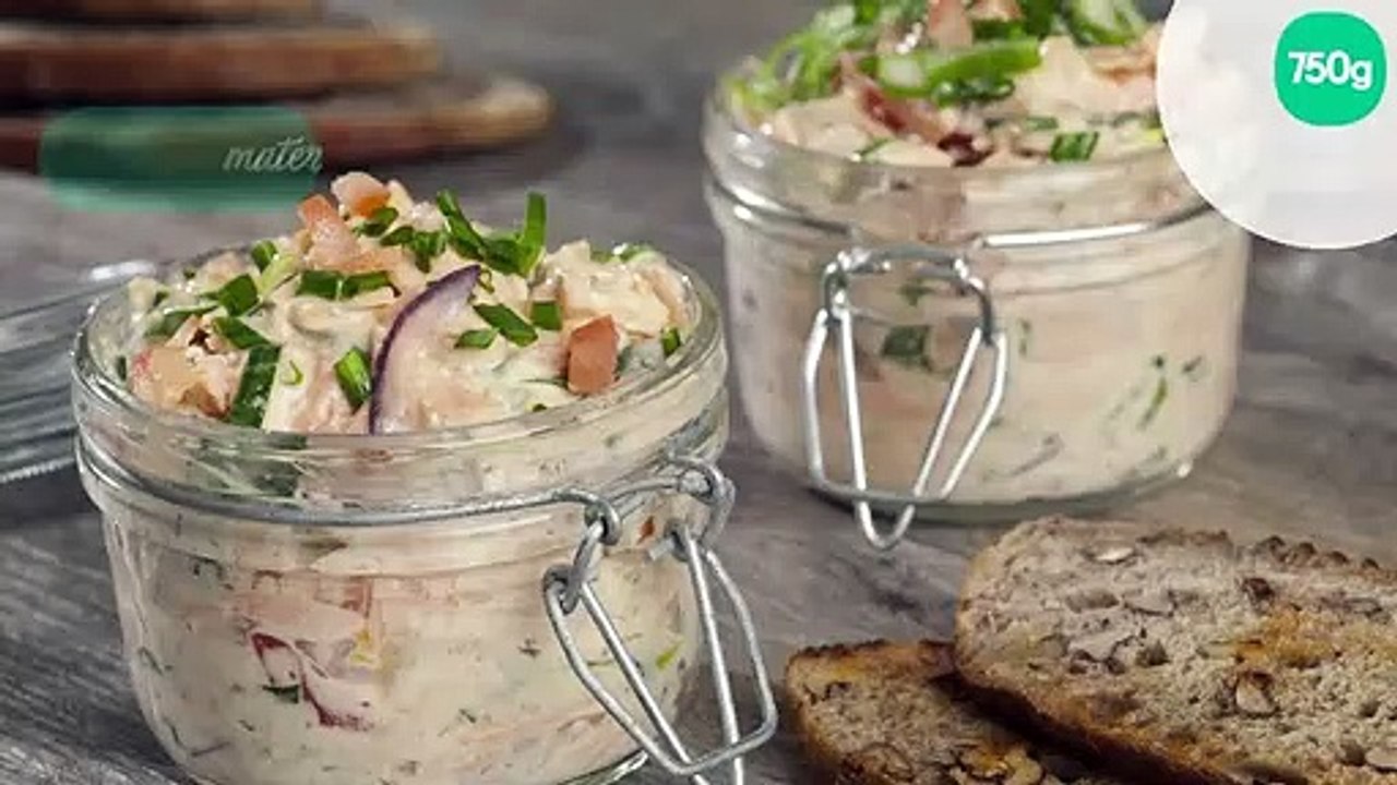 Rillettes de saumon aux oignons nouveaux, tomates et ciboulette