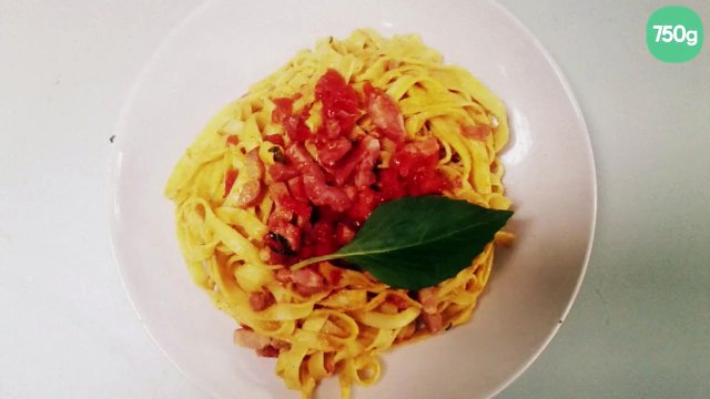 Pâtes fraîches au curry tomates basilic