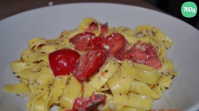 Tagliatelles au pesto et saumon fumé