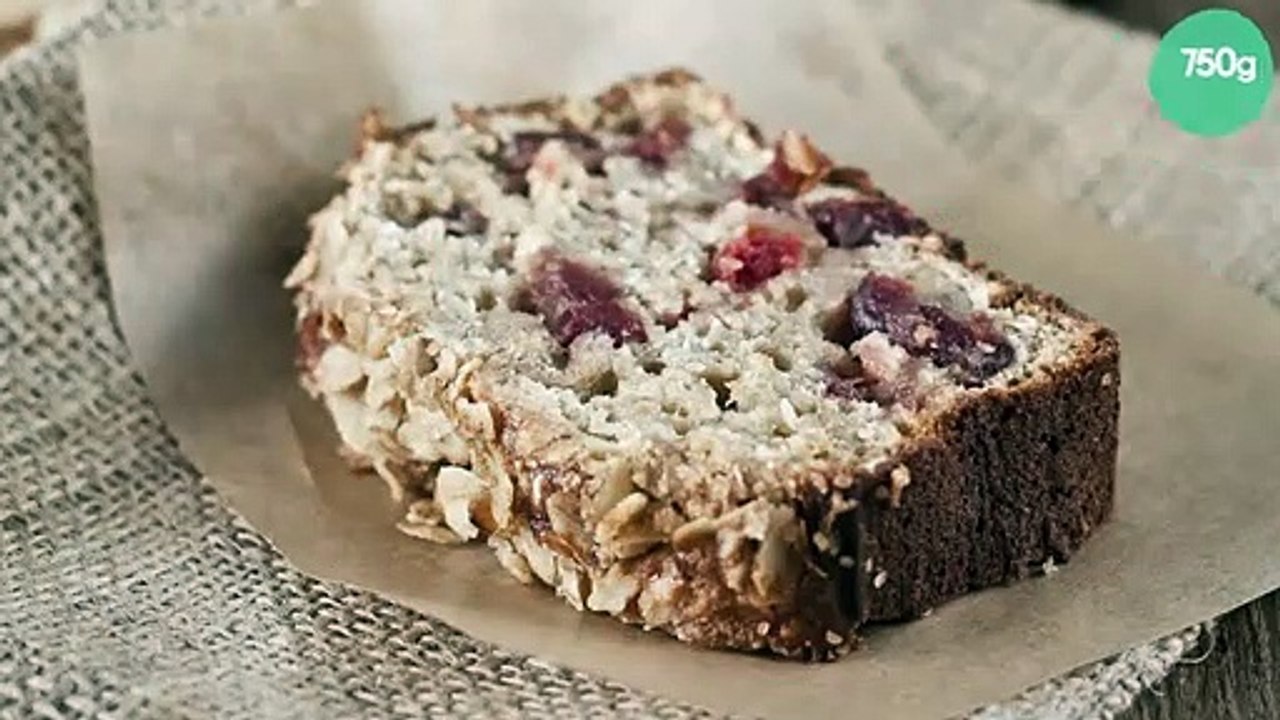 Cake aux cranberries mouillé au rhum