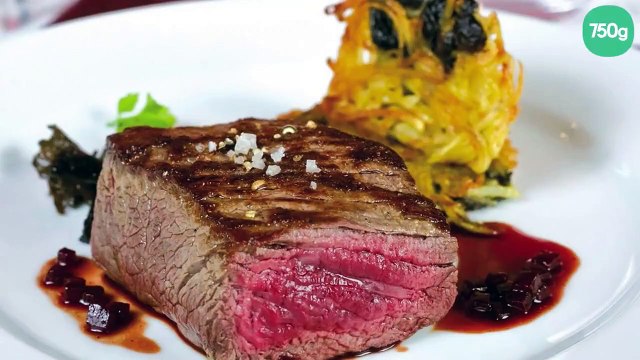 Pavé de rumsteck de bœuf poêlé, Pommes paillasson aux champignons, jus de betteraves