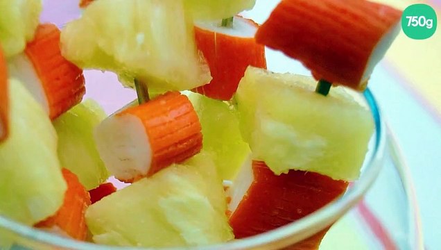 Brochettes d'ananas aux mini bâtonnets Petits Coraya
