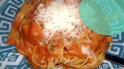 Tagliatelles au scampis crème-tomate