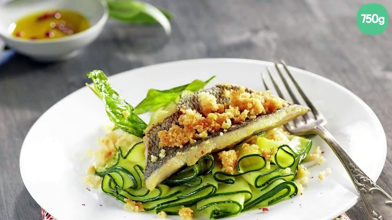 Filet de dorade en crumble de noisettes/parmesan et courgettes en tagliatelles