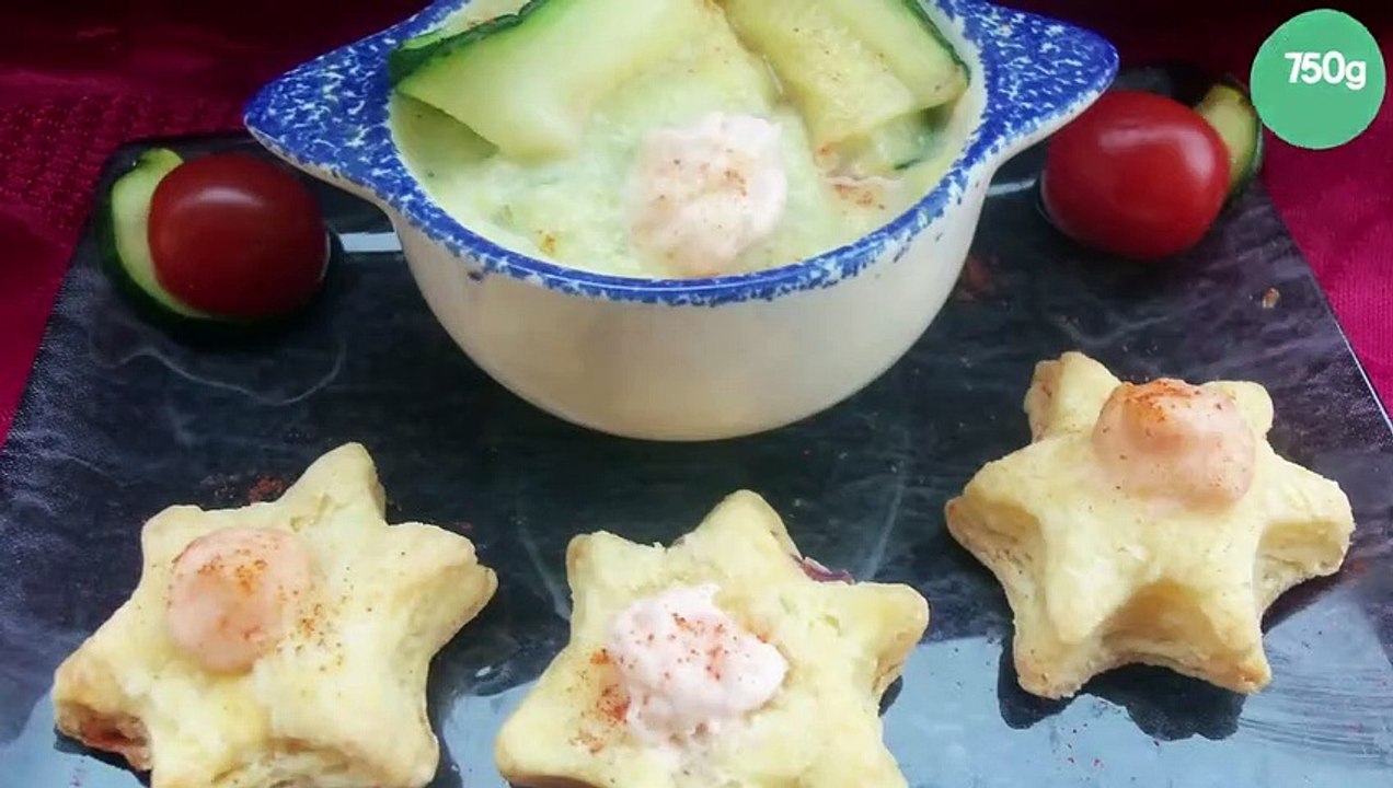 Soupe courgettes coco, sablés aux oignons et sa chantilly au saumon fumé