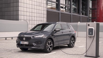 The new SEAT Tarraco e-HYBRID FR Design in Dolphin Grey