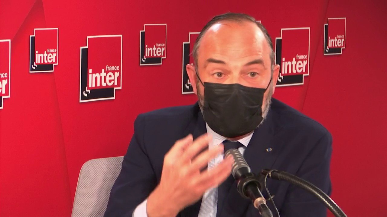 Edouard Philippe sur les masques : "Quand vous passez un message sanitaire qui est celui formulé par l'OMS, gardien de la doctrine en matière sanitaire, vous le redites avec assurance."