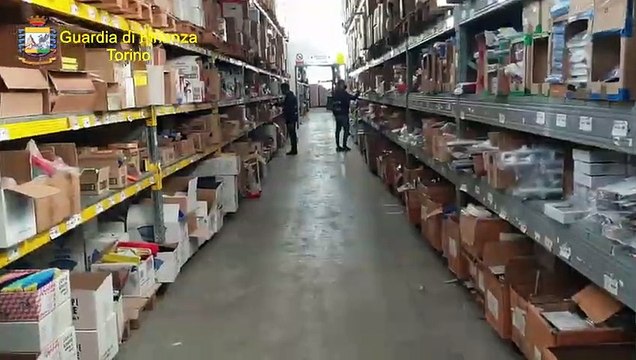 Torino - Sequestrati 15 milioni di falsi prodotti Made in Italy (07.04.21)