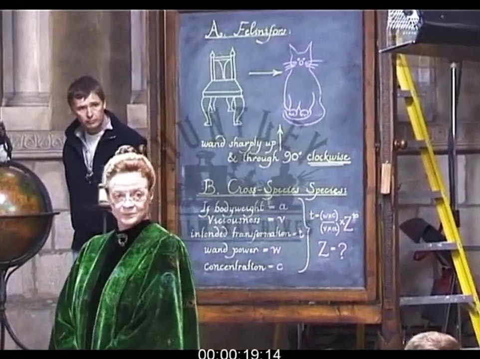 Behind the scenes HP 1 : Maggie Smith (Minerva McGonagall) !