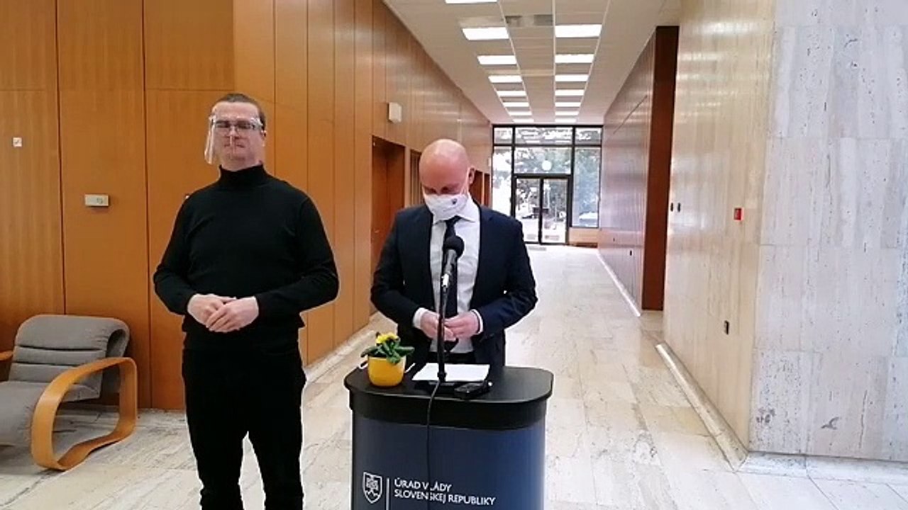 ZÁZNAM: Brífingy ministerky spravodlivosti M. Kolíkovej a ministra školstva B. Gröhlinga