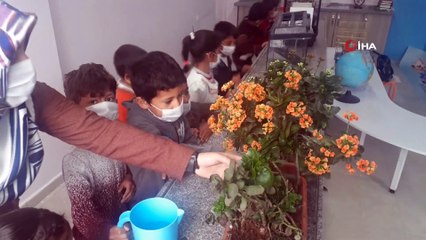 Öğrencileri için hobi bahçesi yaptı