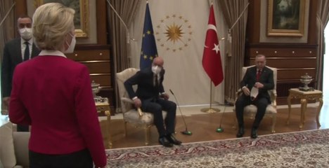 El presidente de Turquía, Erdogan, recibe a la presidenta de la Comisión Europea con un protocolo machista