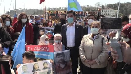 İYİ Parti İstanbul İl Başkanlığı, Çin Başkonsolosluğu önüne siyah çelenk bıraktı