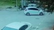 Son dakika haberleri | Otomobili görüp frene basan kadın hastanelik oldu, kaza anı kameraya böyle yansıdı