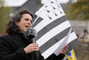 Bretagne : une journaliste dit être victime d’intimidations et de menaces, des centaines de manifestants se rassemblent pour la soutenir