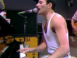 Queen - Bohemian Rhapsody (Live Aid 1985) : Une Performance Légendaire !