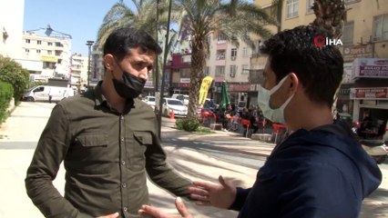 Köpeğin peşine düşen kurtlar güvenlik kamerasında