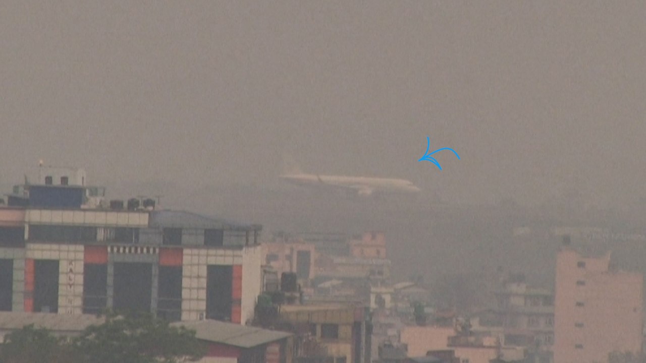 Népal: avions dans le brouillard et écoles fermées... Kathmandou suffoque sous la fumée des feux de forêts