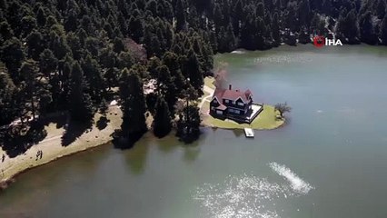 Gölcük Tabiat Parkı'nda bahar yüzünü gösterdi
