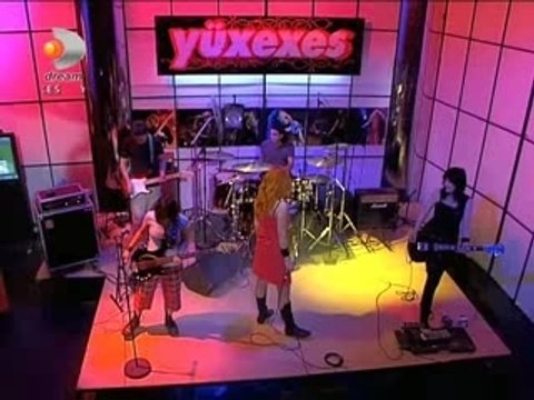 Aylin Aslım ve Tayfası - Senin Gibi (Yüxexes Live)