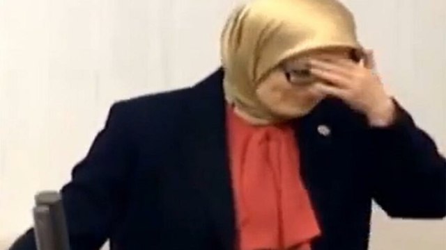 AKP’li Belgin Uygur kürsüde fenalaştı, oturuma ara verildi