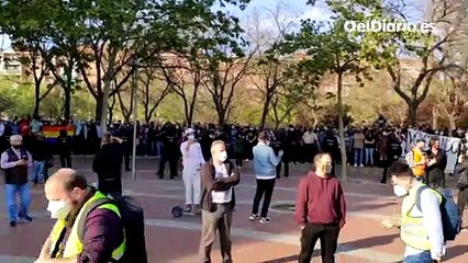 Vecinos de Vallecas reciben a Vox: "Fuera fascistas de nuestros barrios"